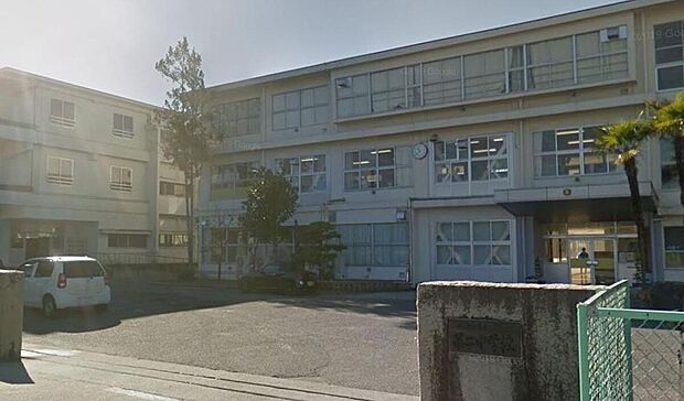 中津川市立第二中学校（約2,675m）