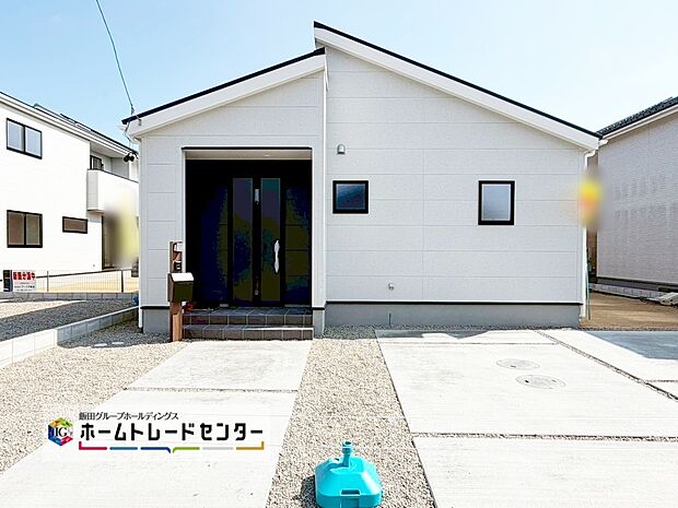 【現地外観写真】３号棟
一戸建ての大きなメリットは、「自分の土地」を自由に使えること。好きなペットが飼えるほか、ガーデニングやＤＩＹ、車やバイクの手入れなど様々な趣味を楽しめます♪