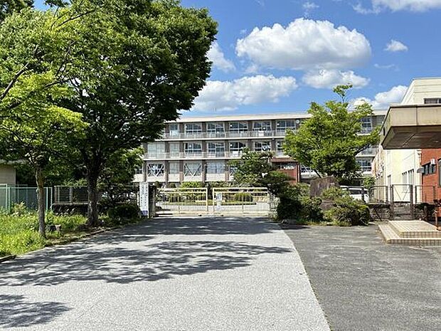 一宮市立木曽川中学校（約839m）