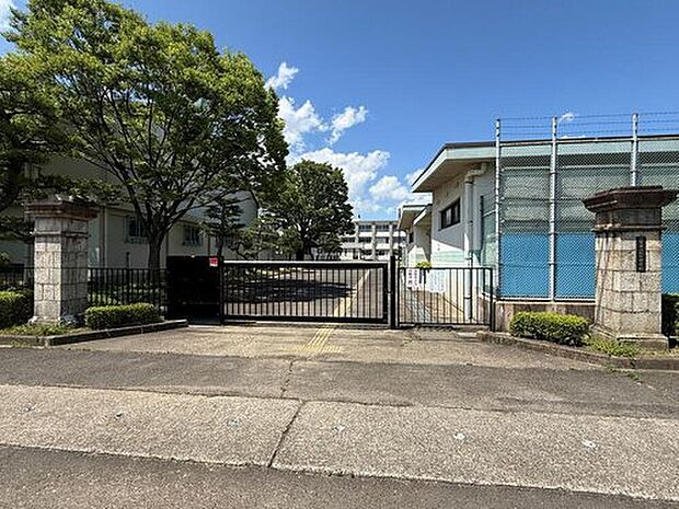 一宮市立北方中学校(約550m)