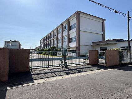 一宮市立西成中学校 450ｍ(徒歩6分)