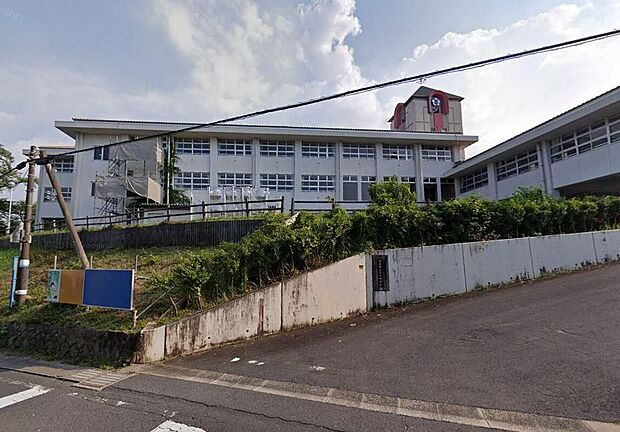 土岐市立西陵中学校(約440m)