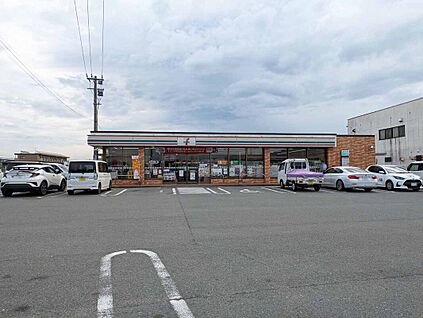 セブンイレブン八女吉田店 520ｍ(徒歩7分)