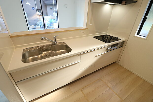 【2号棟/キッチン】家族で一緒にお料理が出来る対面キッチンです♪