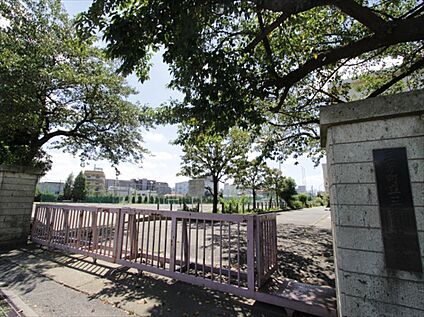 三芳町立三芳東中学校 約800-900m(徒歩10-12 分)
