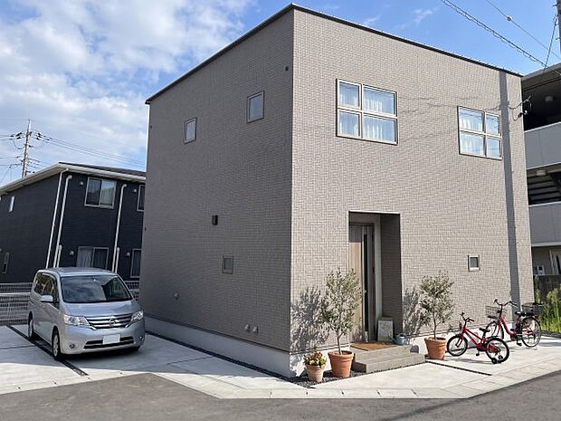 間取りは4LDKとプライベートスペースを確保しつつ、家族団らんもできる住まいです♪※完成予想図