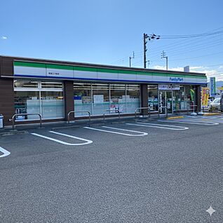 ファミリーマート 鴨島上下島店 徒歩512m