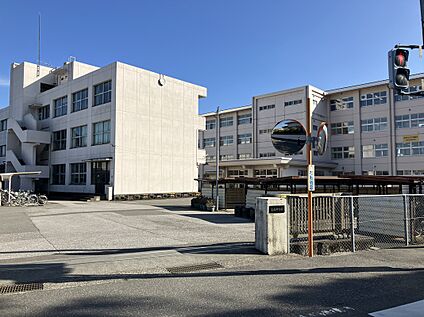 南国市立香長中学校 1800m(徒歩23分)