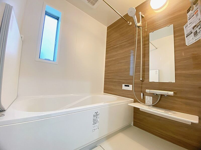1坪以上の広々快適バスルームは浴室乾燥機付き