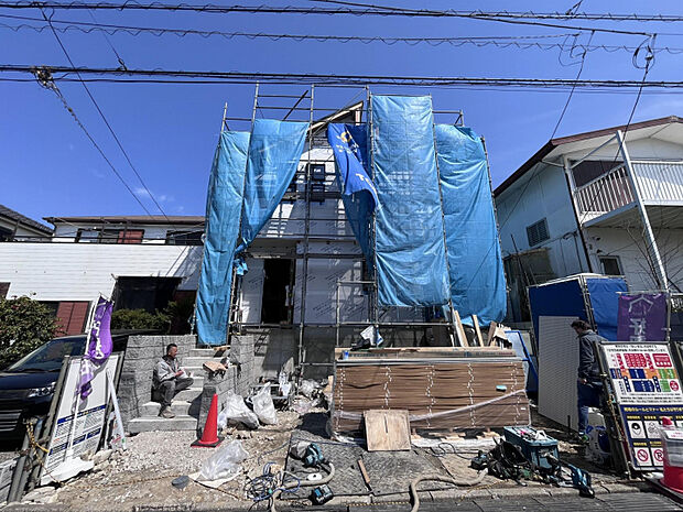 重厚感の中にスタイリッシュさを兼ね備えた外観。落ち着いたカラーリングが上質な暮らしを演出します。