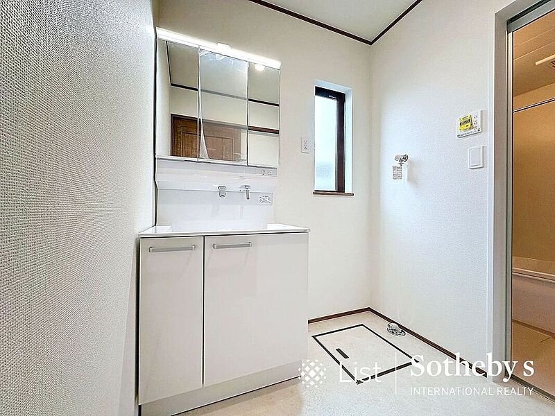 ■洗面室（H号棟)■収納に配慮した洗面台
