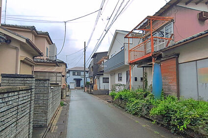 前面道路を含む外観
