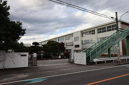 緑が丘小学校 1014m