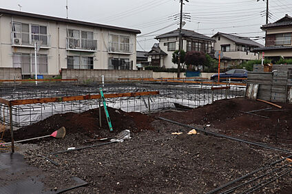 現地写真（基礎工事中）