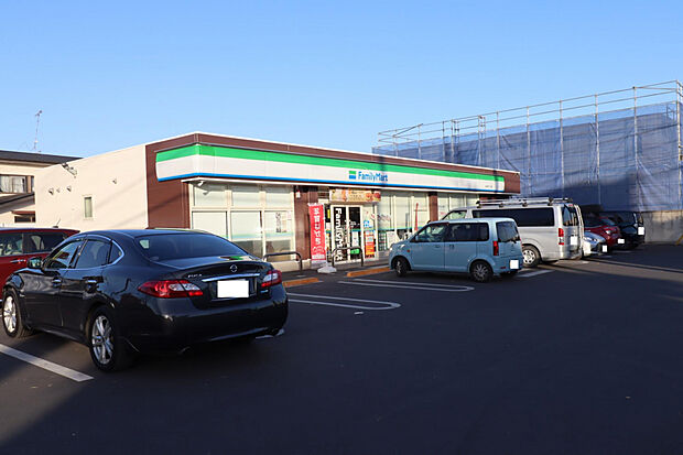 ファミリーマート雀の宮7丁目店(約408m)