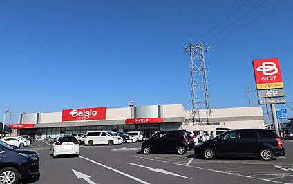 ベイシア陽東店 436m