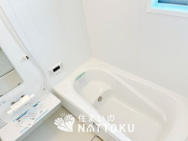 現地写真(浴室)
浴室暖房乾燥機付き。1坪タイプで広々です。