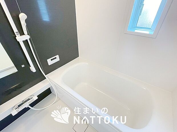 現地写真(浴室)
浴室暖房乾燥機付き。1坪タイプで広々です。