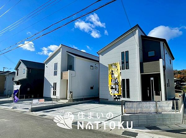 現地写真（街並み）
全３邸
駐車３台可能
