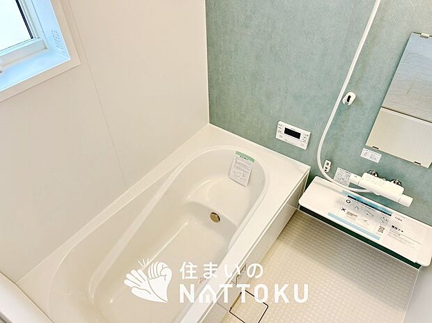 現地写真（浴室）
浴室暖房乾燥機付き。１坪タイプで広々です。