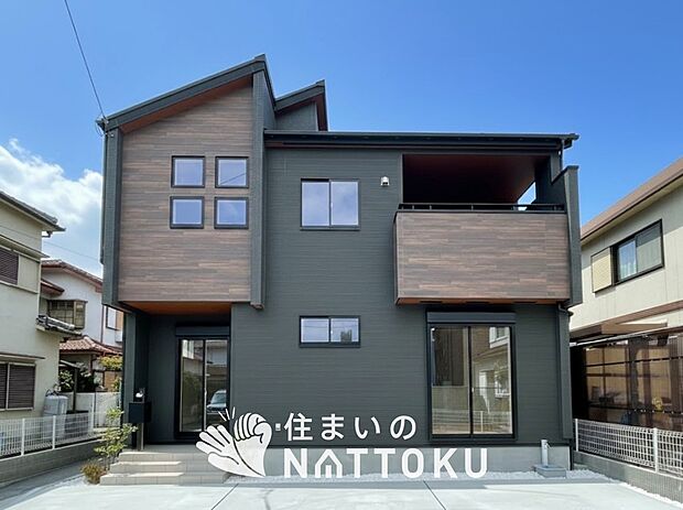 現地写真（外観）
限定１邸
駐車３台可能