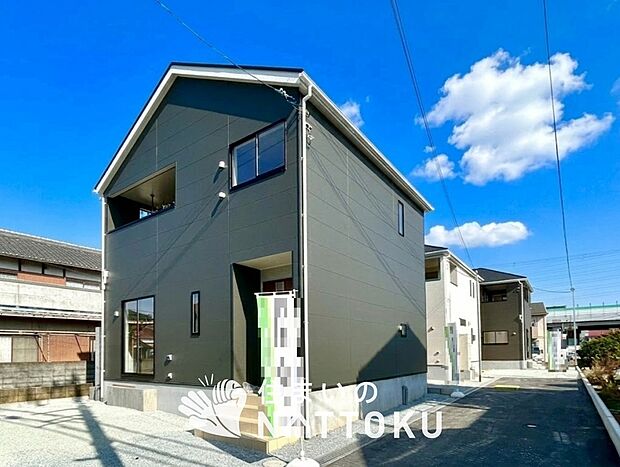 現地写真（街並み）
全３邸
駐車２台可能