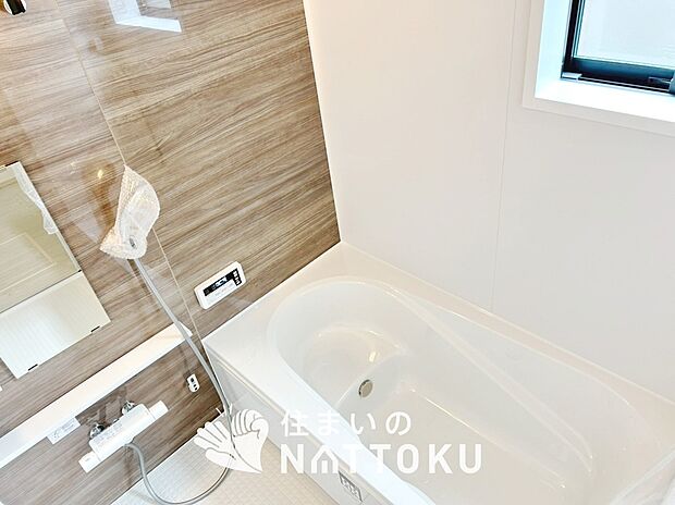 現地写真(浴室)
浴室暖房乾燥機付き。1坪タイプで広々です。