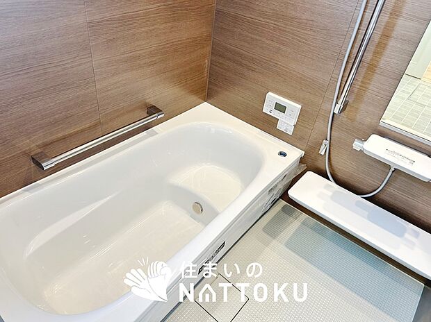 現地写真（浴室）
浴室暖房乾燥機付き。１坪タイプで広々です。