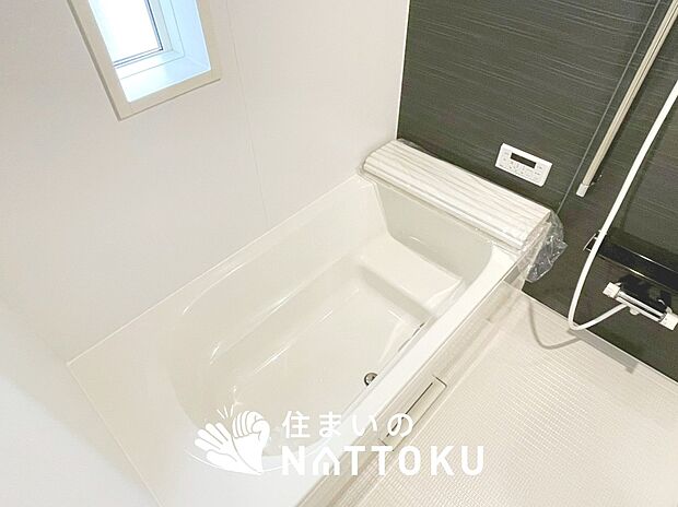 現地写真(浴室)
浴室暖房乾燥機付き。1坪タイプで広々です。