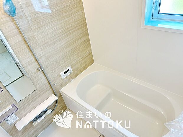 現地写真(浴室)
浴室暖房乾燥機付き。1坪タイプで広々です。