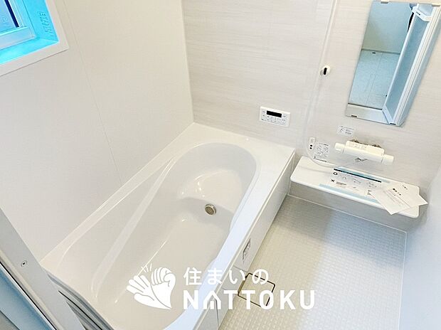 現地写真(浴室)
浴室暖房乾燥機付き。1坪タイプで広々です。