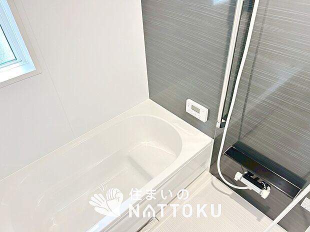 現地写真(浴室)
浴室暖房乾燥機付き。1坪タイプで広々です。