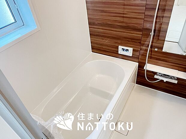 現地写真（浴室）
浴室暖房乾燥機付き。１坪タイプで広々です。