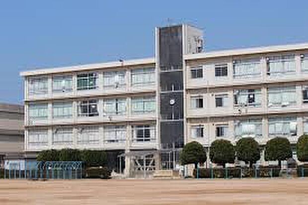 加古川市立鳩里小学校(約710m)