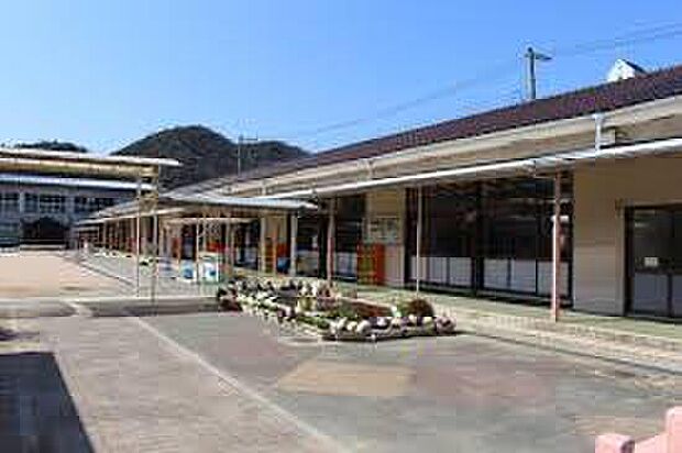 姫路市立八幡幼稚園（約560m）