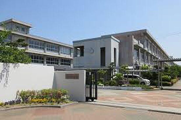 姫路市立広嶺中学校（約1,600m）