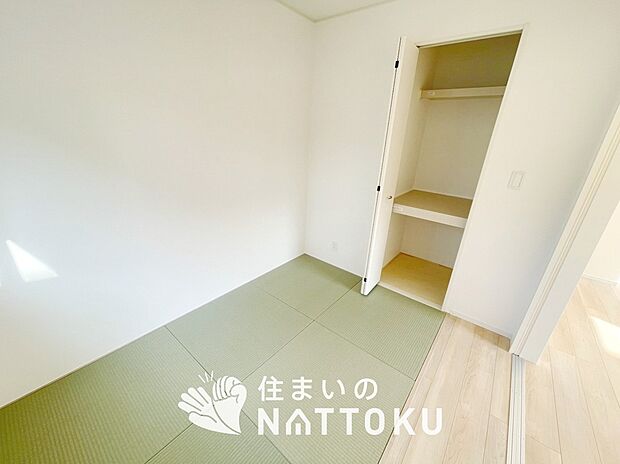 【現地写真(和室)】大壁仕様の新和室。くつろぎの空間です。