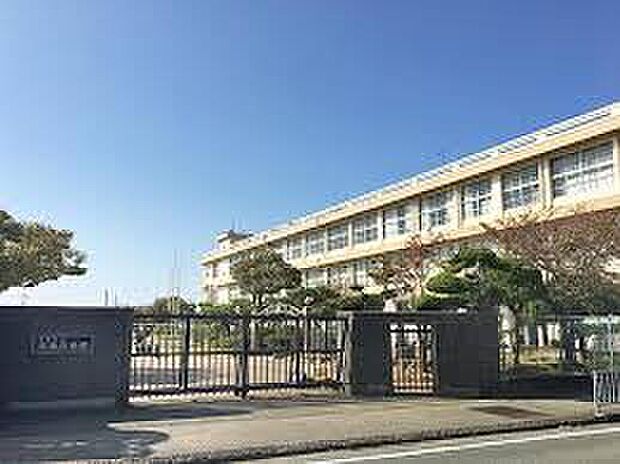 姫路市立大津小学校(約640m)