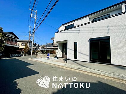 現地写真（前道含む外観）