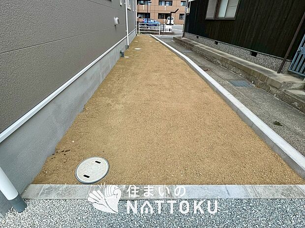 【庭】広々としたプライベート空間でお子様との遊び場、家庭菜園も可能です。