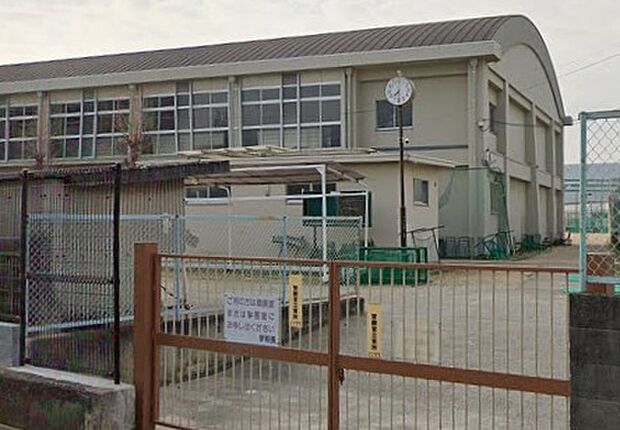 加古川市立平岡中学校（約640m）