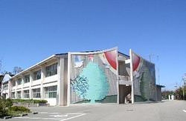 三木市立緑が丘小学校（約450m）