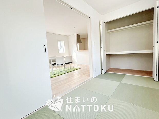 【現地写真（和室）】大壁仕様の新和室。くつろぎの空間です。