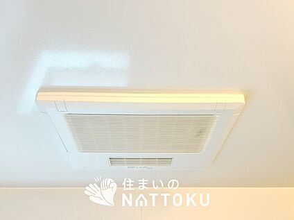 電気式浴室暖房換気乾燥機