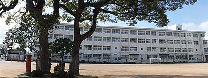 姫路市立白浜小学校 1700ｍ(徒歩22分)