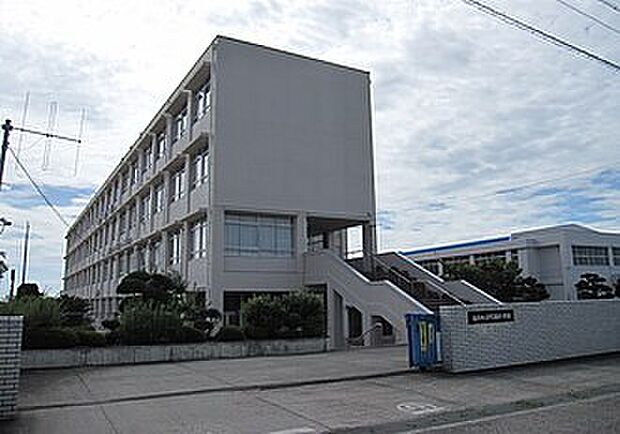 稲美町立天満東小学校（約2,100m）