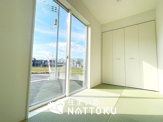 【現地写真（和室）】大壁仕様の新和室。くつろぎの空間です。