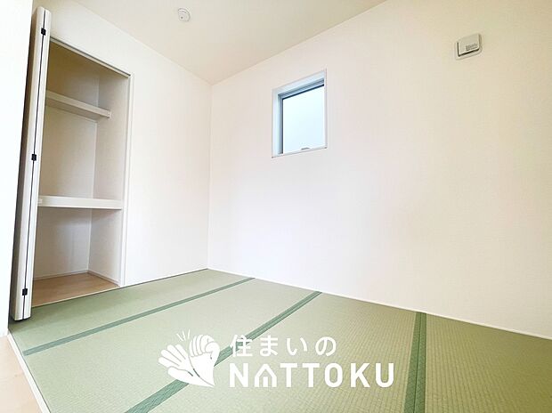 【現地写真（和室）】大壁仕様の新和室。くつろぎの空間です。