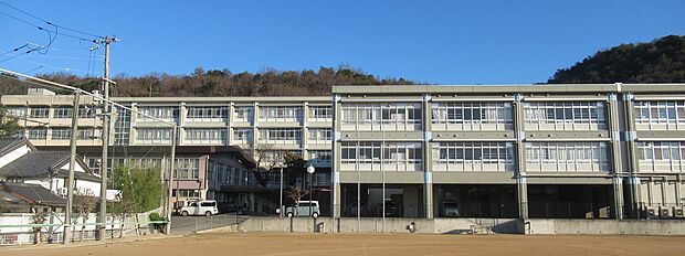 姫路市立別所小学校(約1,400m)
