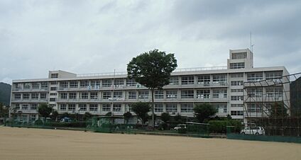 西脇市立西脇中学校 850ｍ(徒歩11分)